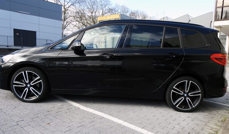 BMW 218d Gran Tourer Advantage completo