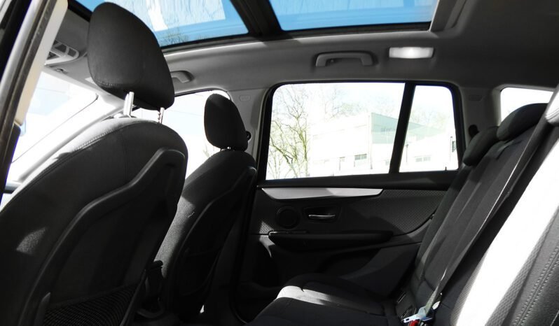 BMW 218d Gran Tourer Advantage completo