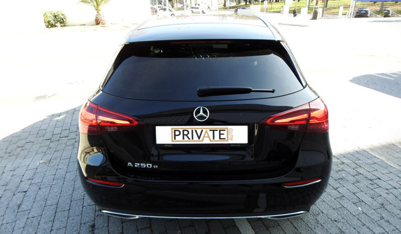 Mercedes Classe A – A250e completo