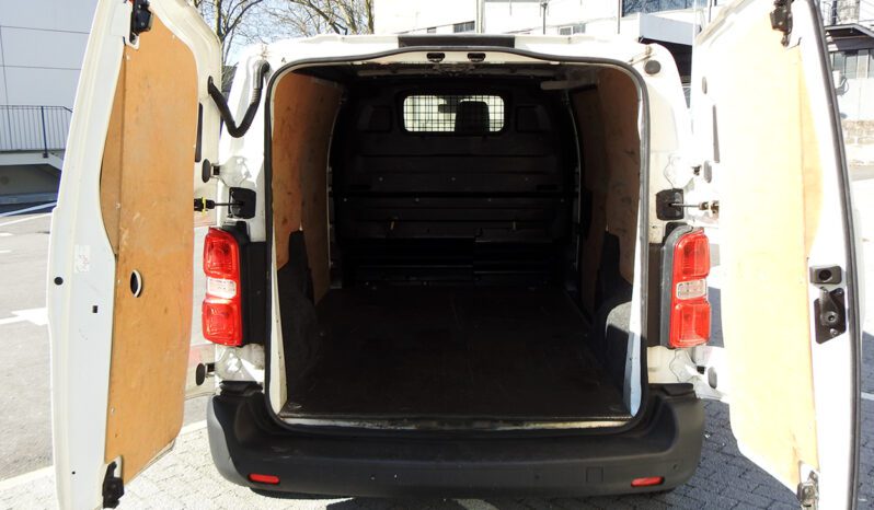 Toyota ProAce 1.5 D-4D L1 4P completo